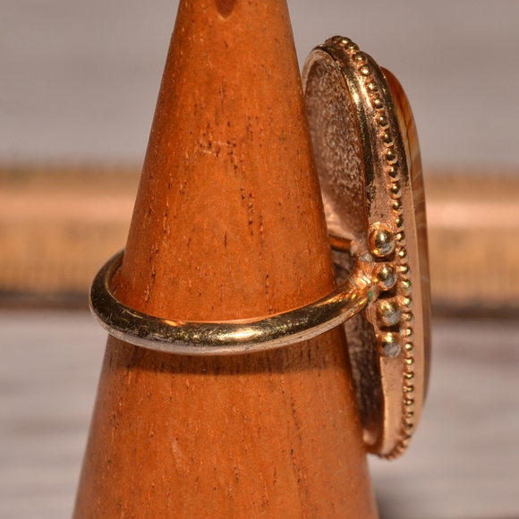 Avon large marbled gemstone gold plate ring size 4 - Picture 6 of 8